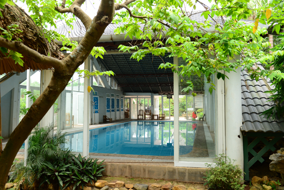 Bể bơi khoáng nóng và sục Jacuzi